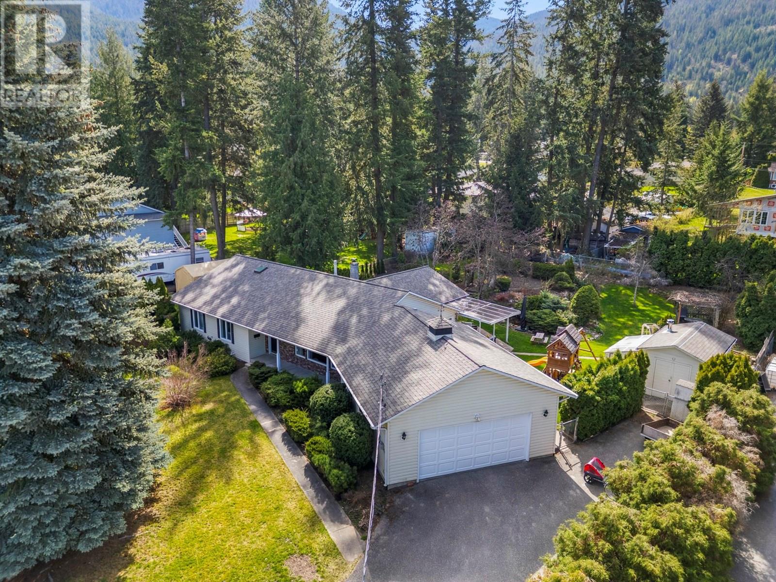 3445 Sidney Crescent, Spallumcheen