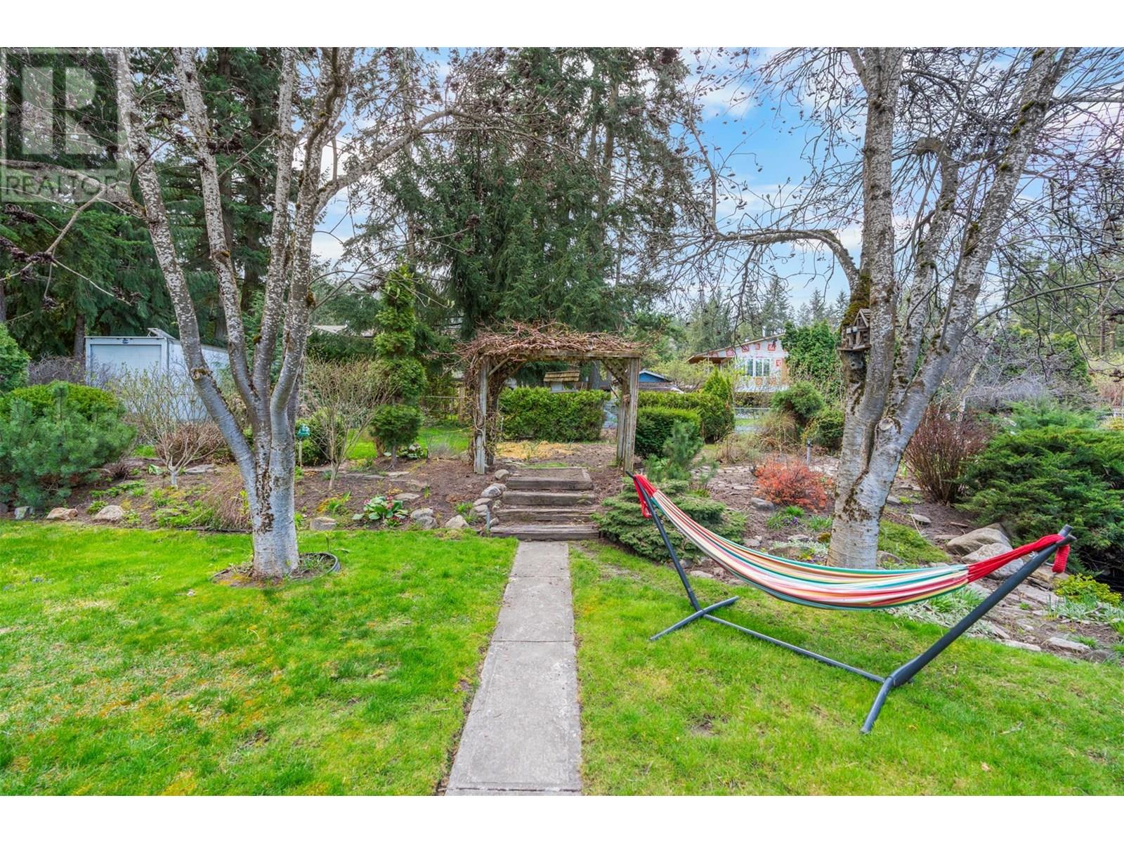 3445 Sidney Crescent, Spallumcheen