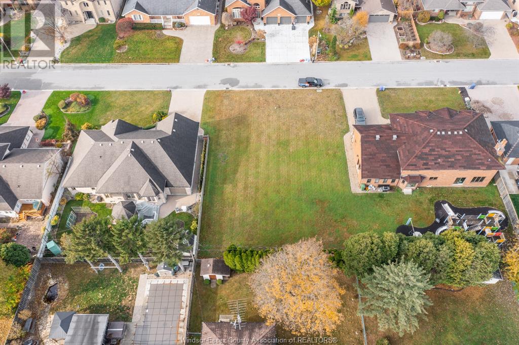 Photo 3 of 5758 Bagley Avenue, Lasalle ON
