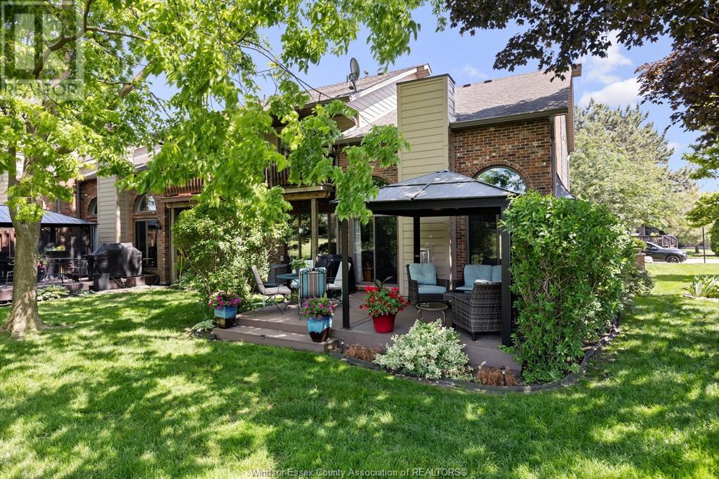 Photo 17 of 29 Fairway, Amherstburg ON