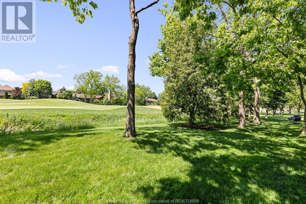 Photo 4 of 29 Fairway, Amherstburg ON