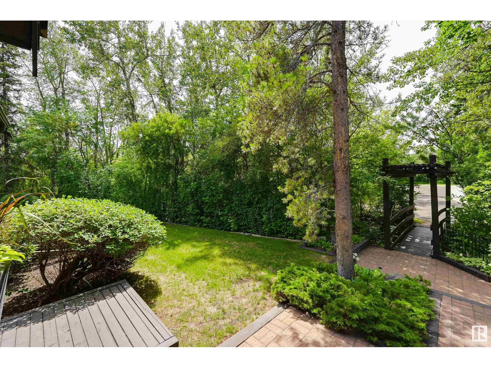 Photo 5 of 14232 Ravine Dr Nw, Edmonton AB