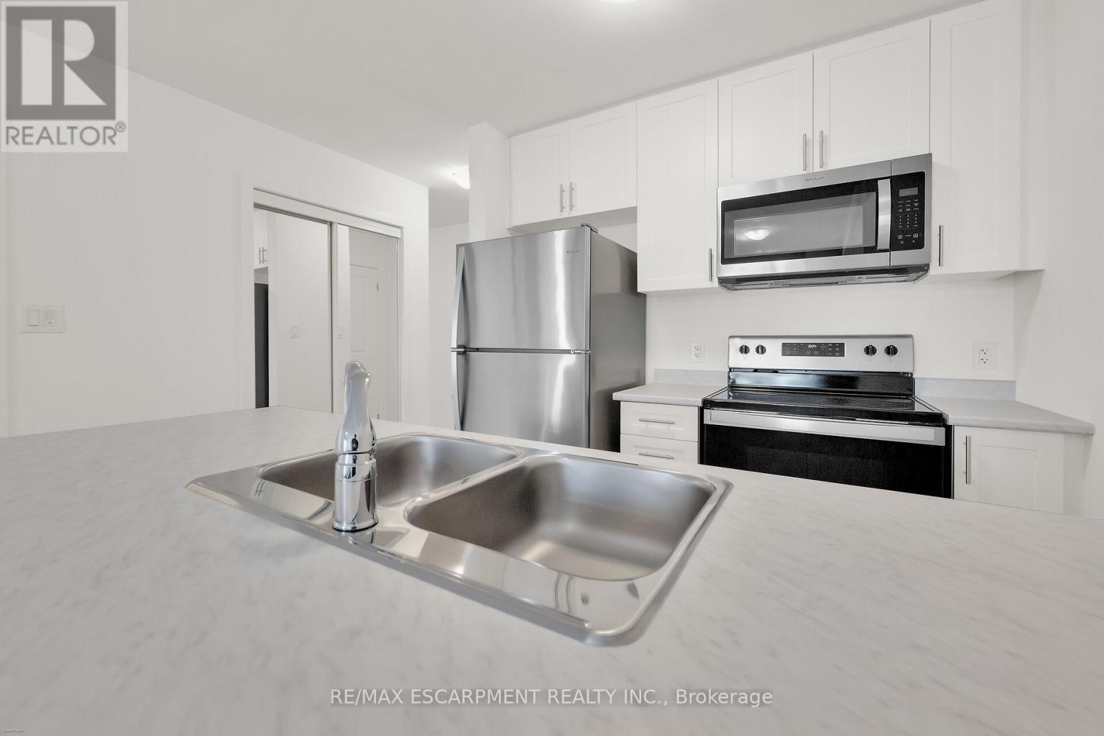 Photo 12 of 416 470 Dundas Street E, Hamilton ON