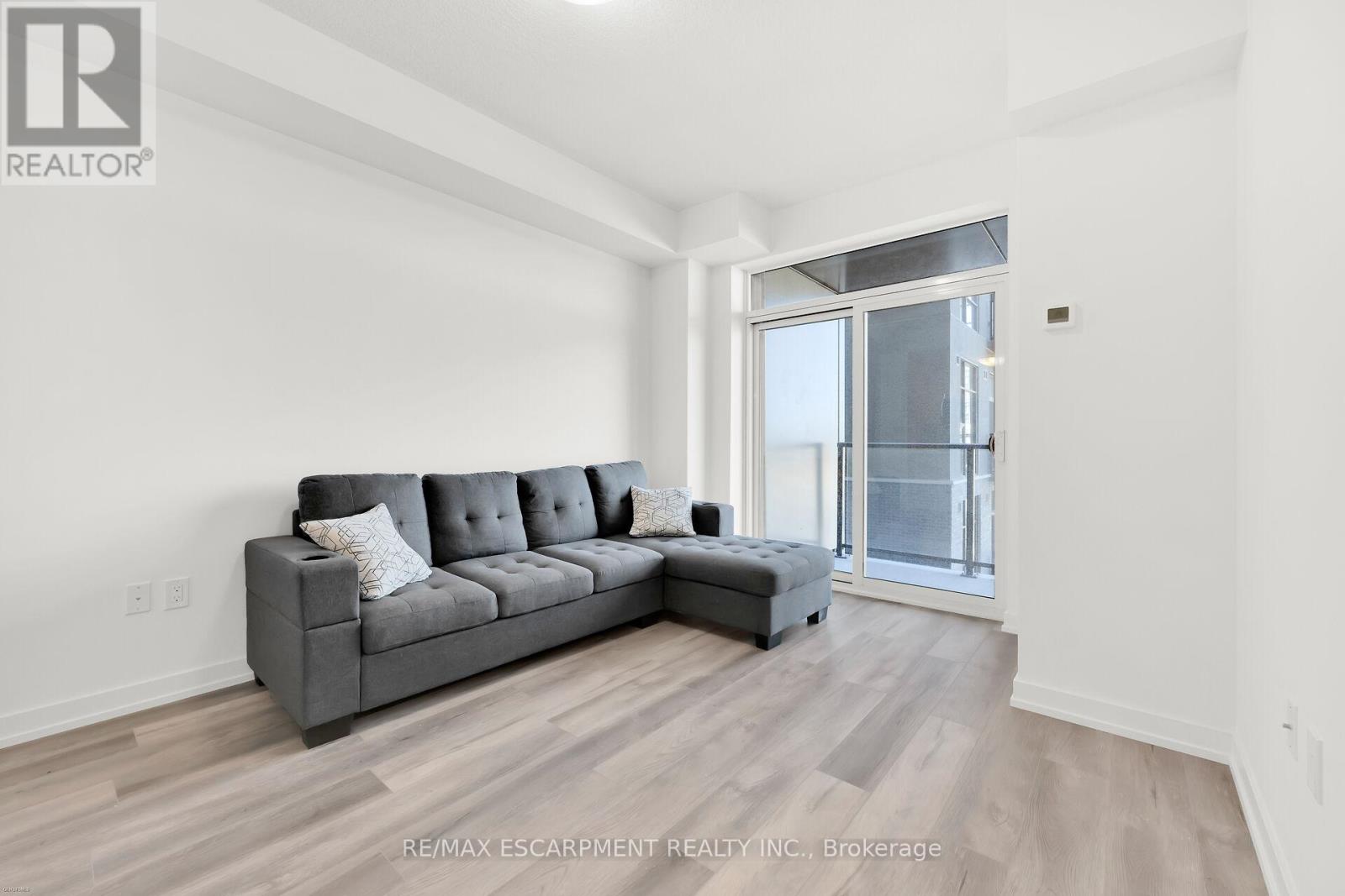 Photo 3 of 416 470 Dundas Street E, Hamilton ON