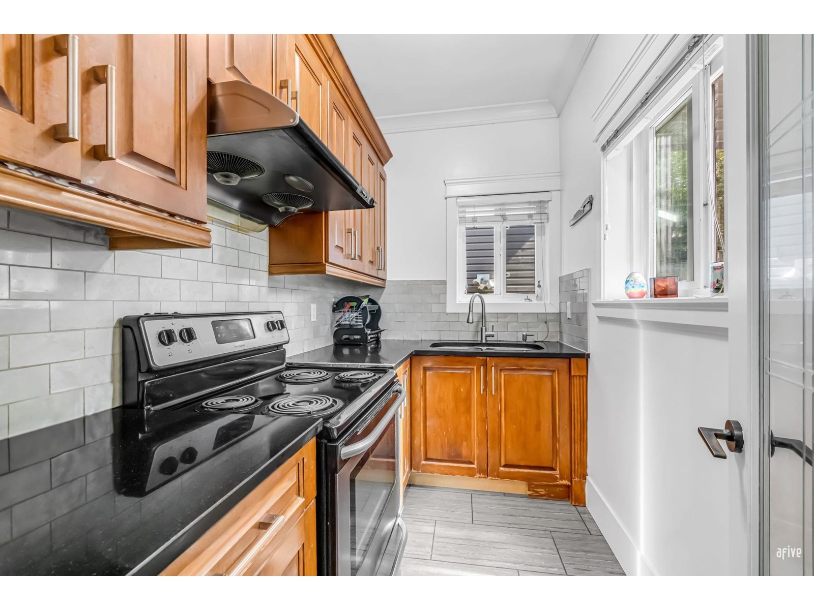 Photo 15 of 6287 148 A Street, Surrey BC