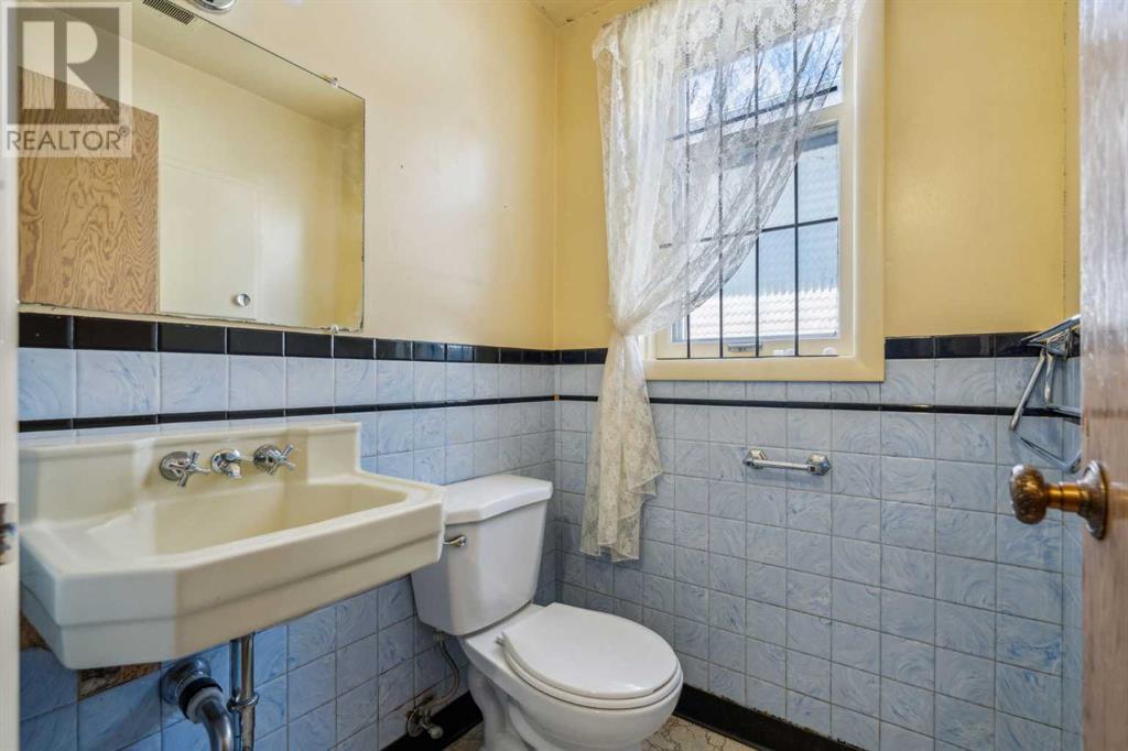 Single Family House Bi-level for Sale in   Street SW Richmond Calgary 