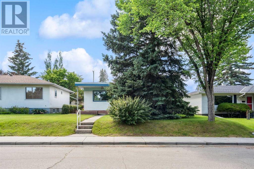 Single Family House Bi-level for Sale in   Street SW Richmond Calgary 