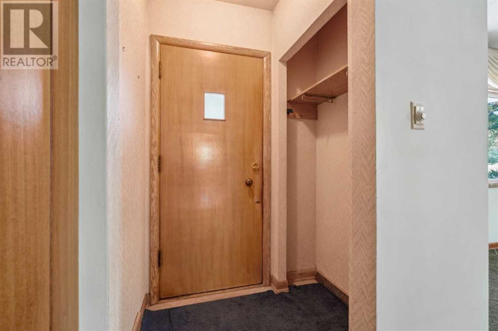 Single Family House Bi-level for Sale in   Street SW Richmond Calgary 