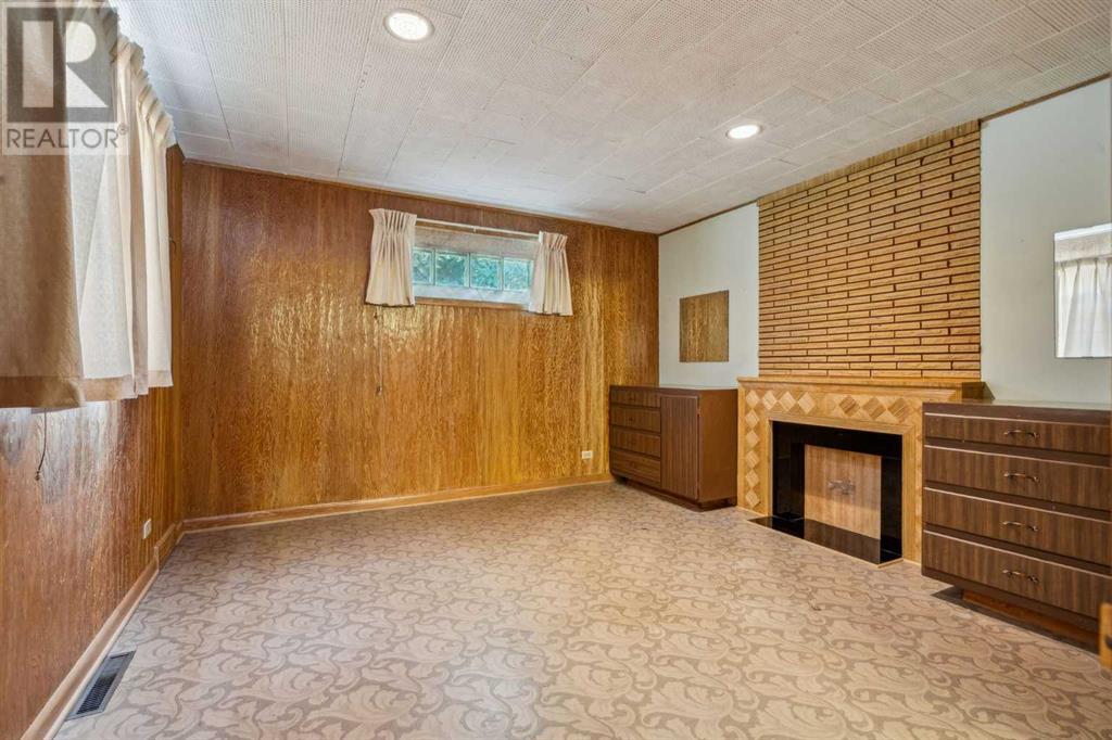 Single Family House Bi-level for Sale in   Street SW Richmond Calgary 