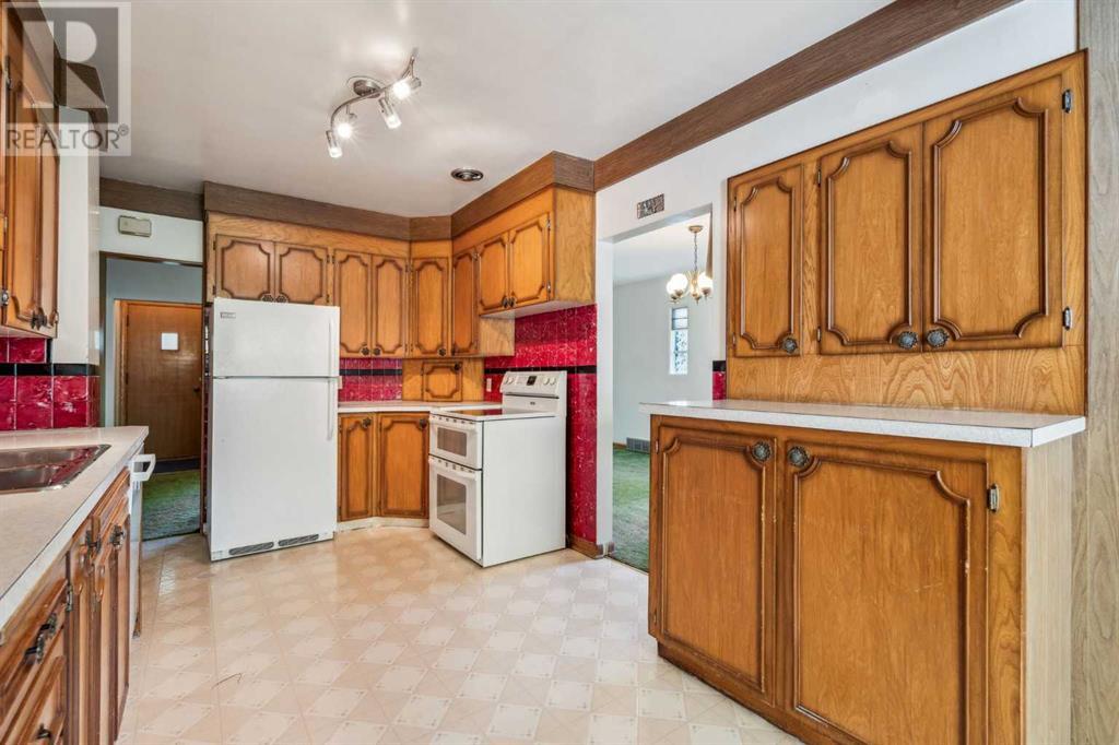 Single Family House Bi-level for Sale in   Street SW Richmond Calgary 