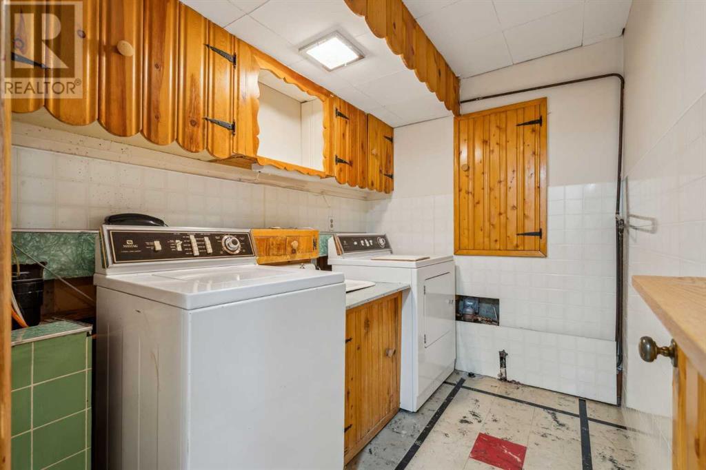 Single Family House Bi-level for Sale in   Street SW Richmond Calgary 