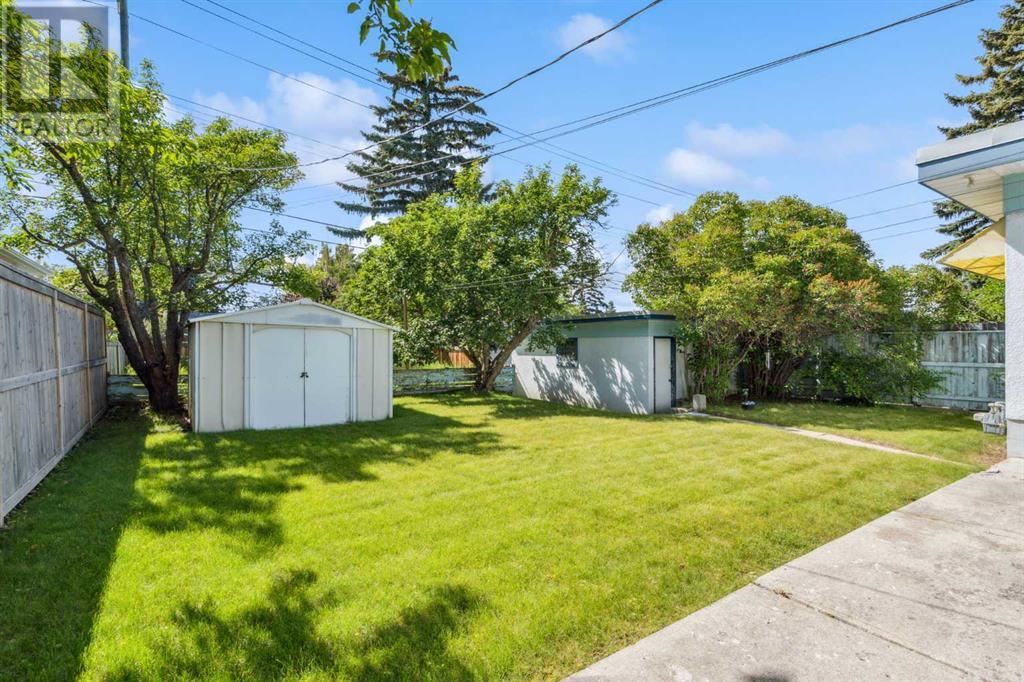 Single Family House Bi-level for Sale in   Street SW Richmond Calgary 