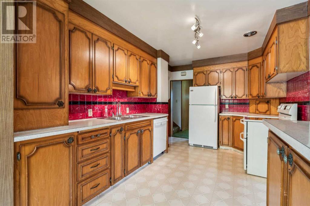 Single Family House Bi-level for Sale in   Street SW Richmond Calgary 