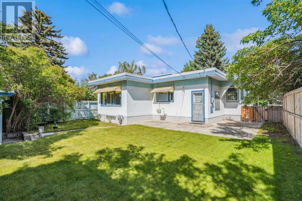 Single Family House Bi-level for Sale in   Street SW Richmond Calgary 