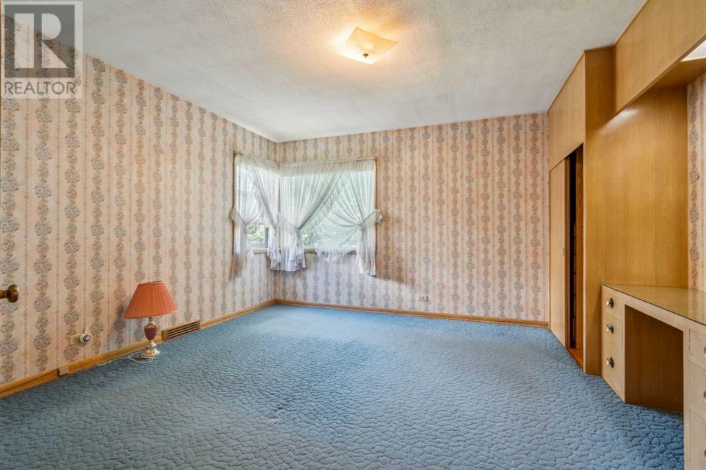 Single Family House Bi-level for Sale in   Street SW Richmond Calgary 