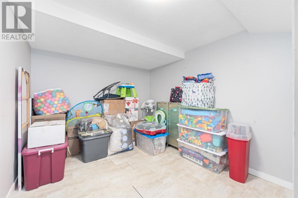 Single Family House 4 Level for Sale in  Penswood Place SE Penbrooke Meadows Calgary 