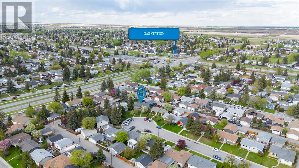Single Family House 4 Level for Sale in  Penswood Place SE Penbrooke Meadows Calgary 
