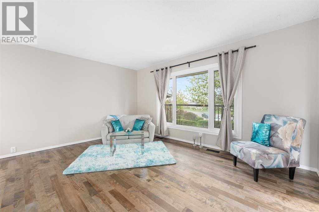 Single Family House 4 Level for Sale in  Penswood Place SE Penbrooke Meadows Calgary 