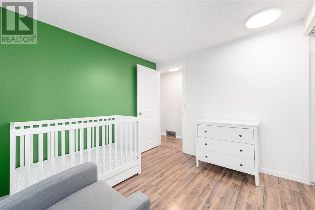 Single Family House 4 Level for Sale in  Penswood Place SE Penbrooke Meadows Calgary 