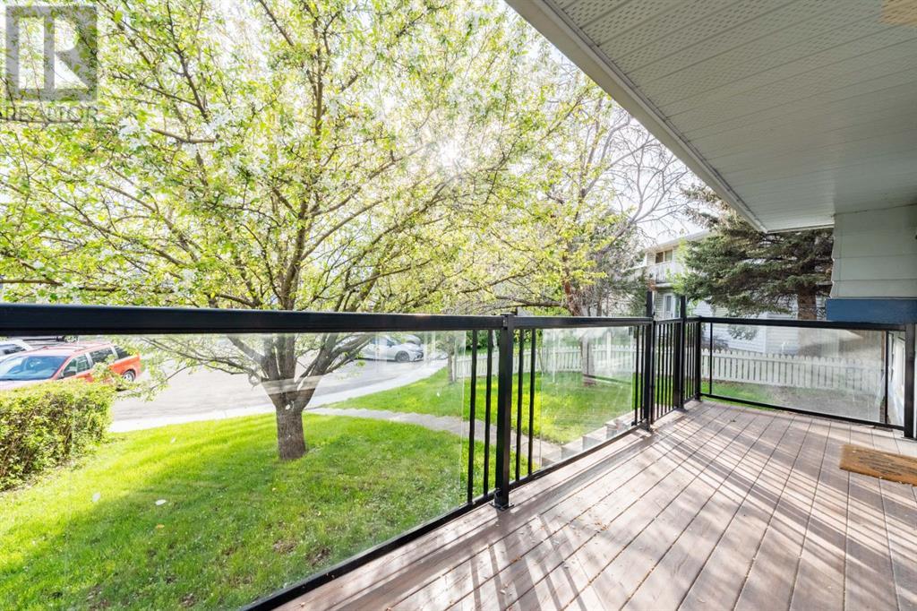 Single Family House 4 Level for Sale in  Penswood Place SE Penbrooke Meadows Calgary 