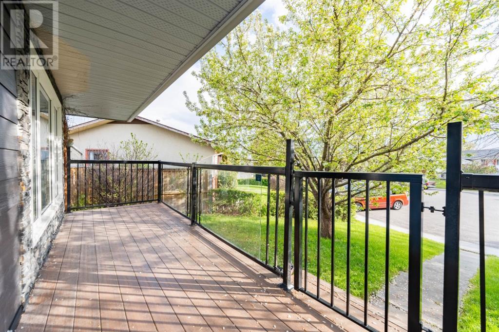 Single Family House 4 Level for Sale in  Penswood Place SE Penbrooke Meadows Calgary 