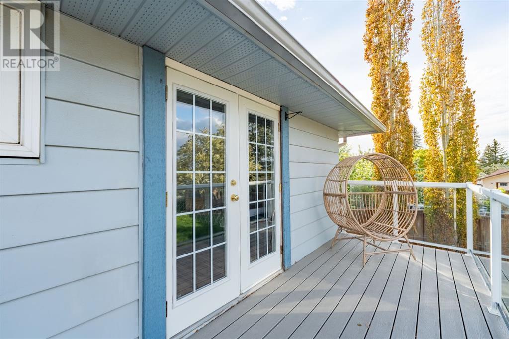 Single Family House 4 Level for Sale in  Penswood Place SE Penbrooke Meadows Calgary 