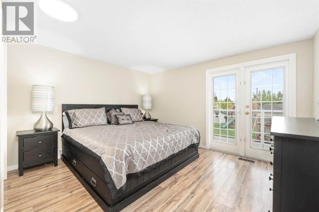 Single Family House 4 Level for Sale in  Penswood Place SE Penbrooke Meadows Calgary 