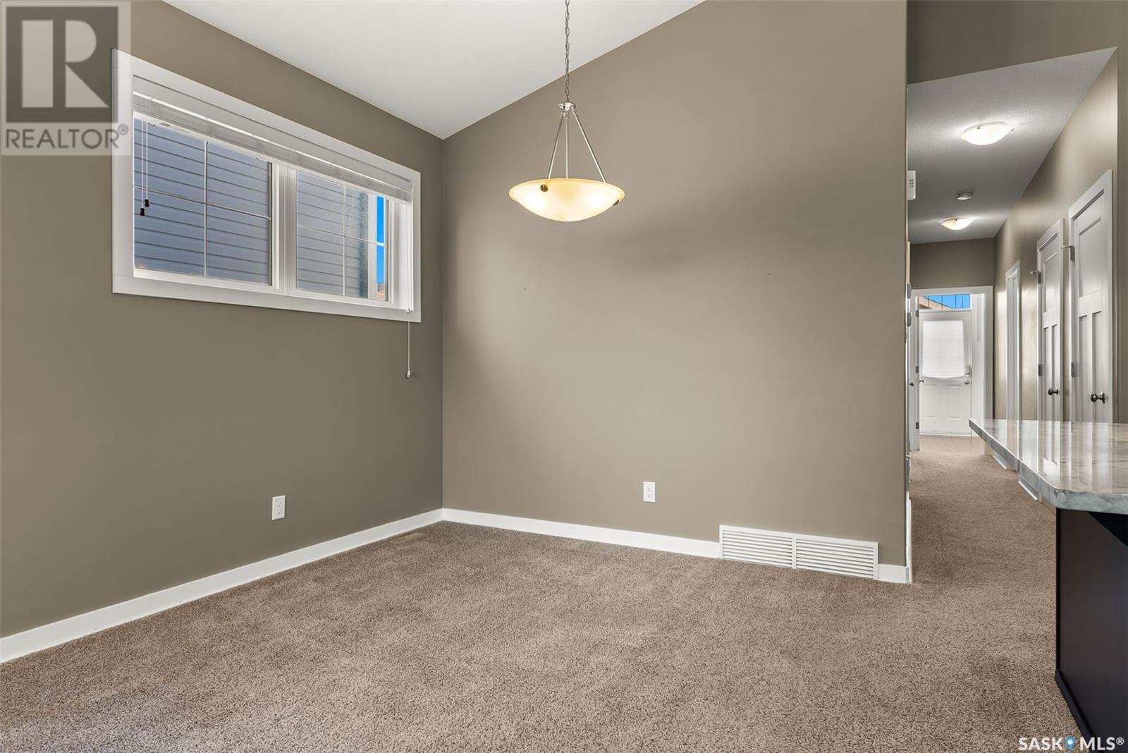 Photo 5 of 5204 Aerial Crescent, Regina SK