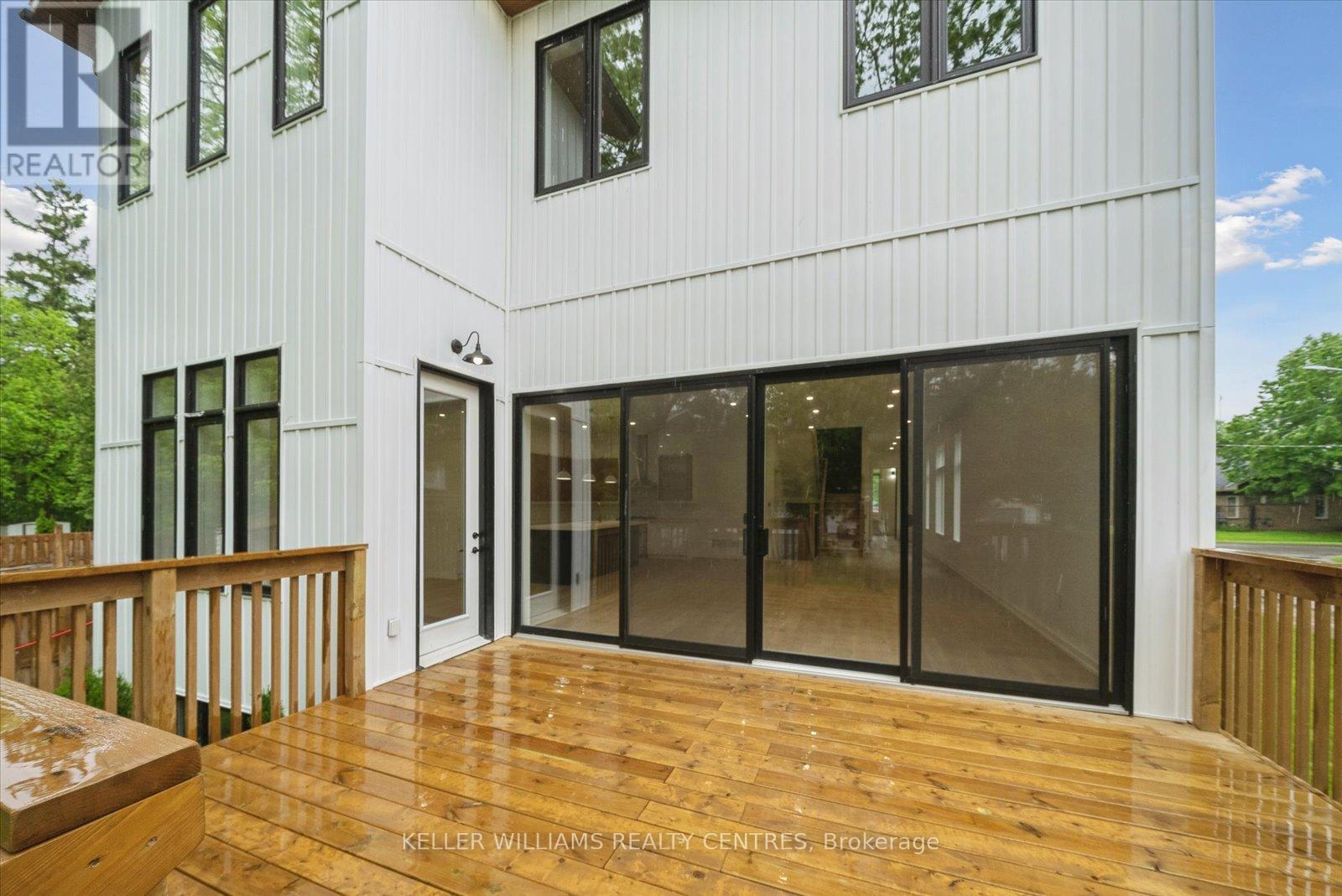 Photo 21 of 24 Market Street, Georgina ON