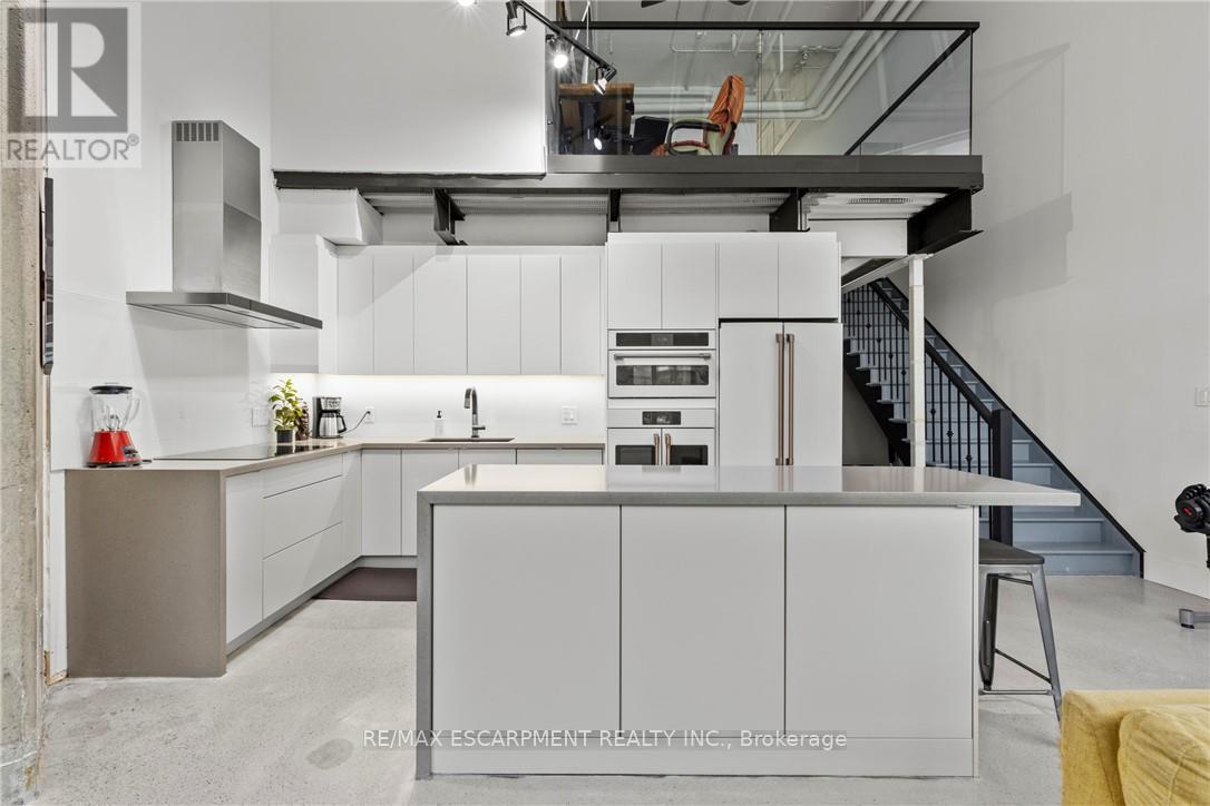 Photo 10 of 105 66 Bay Street S, Hamilton ON