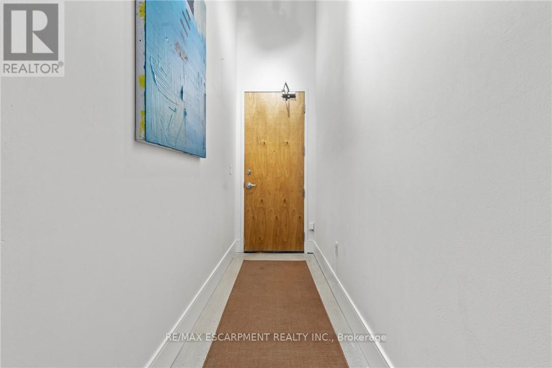 Photo 7 of 105 66 Bay Street S, Hamilton ON