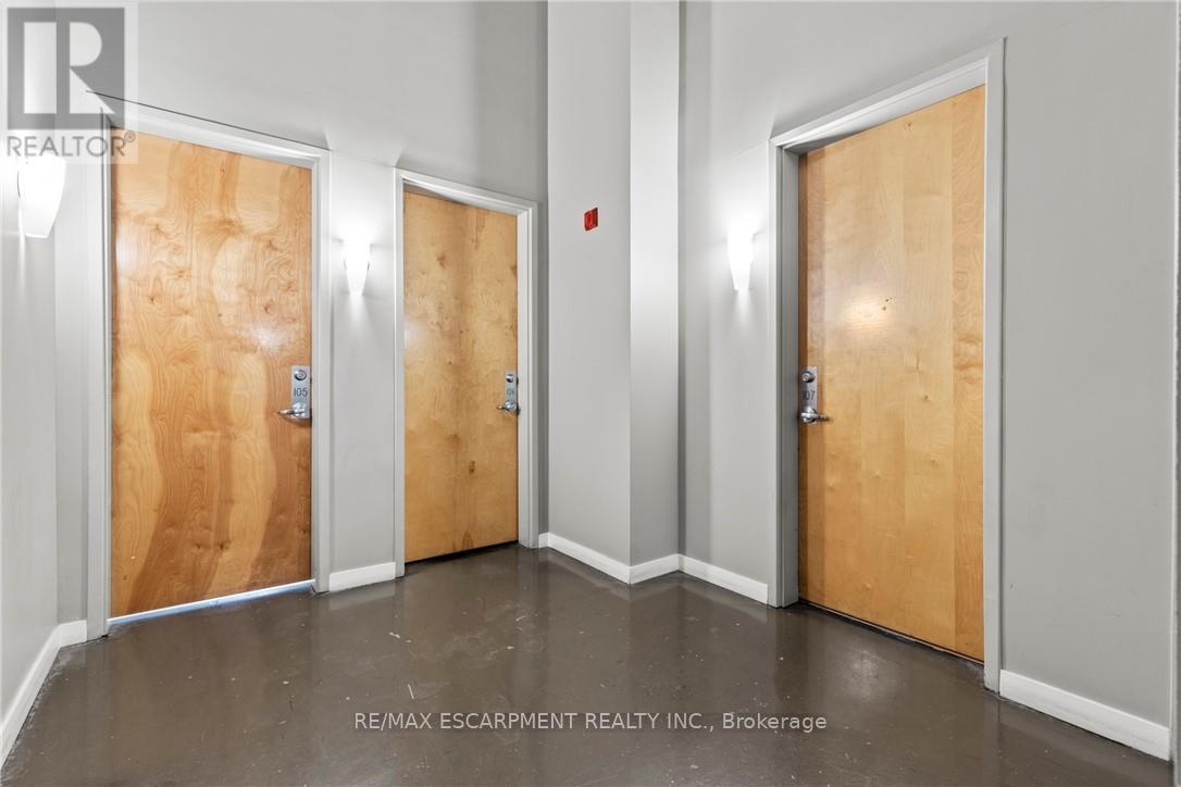 Photo 6 of 105 66 Bay Street S, Hamilton ON