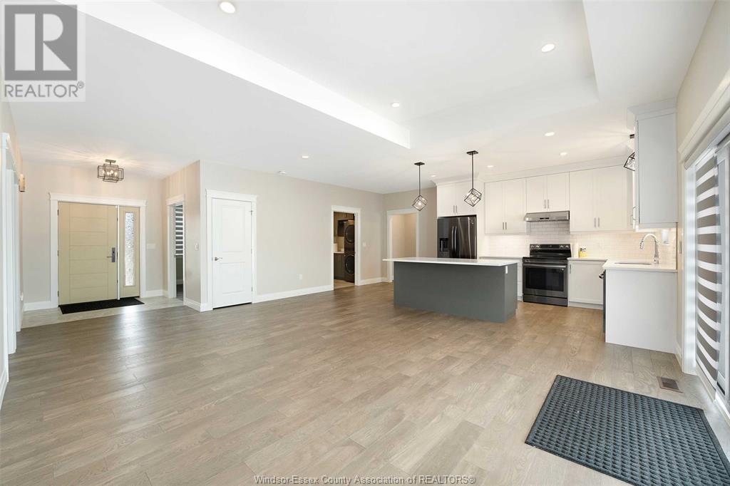 Photo 6 of 401 Pearson Avenue, Amherstburg ON