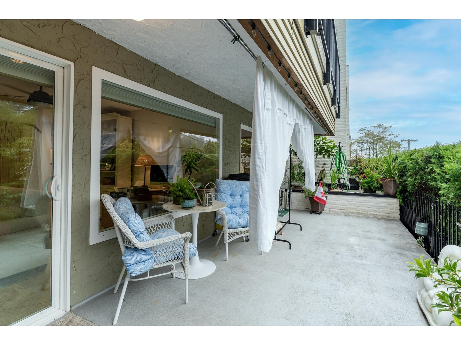 103 1351 MARTIN STREET, White Rock