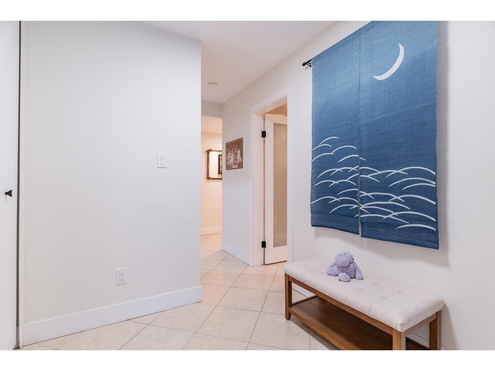 103 1351 MARTIN STREET, White Rock