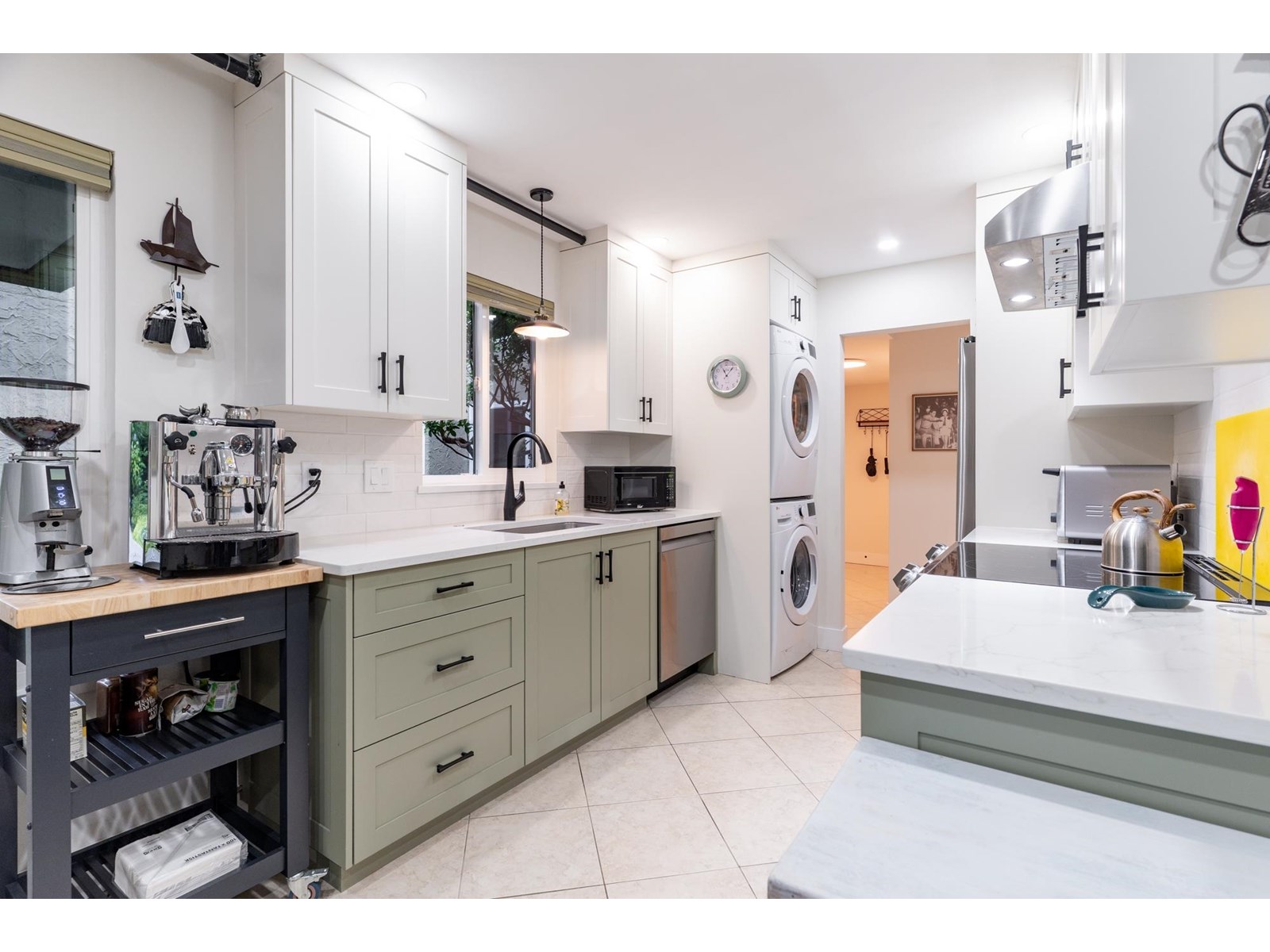 103 1351 MARTIN STREET, White Rock