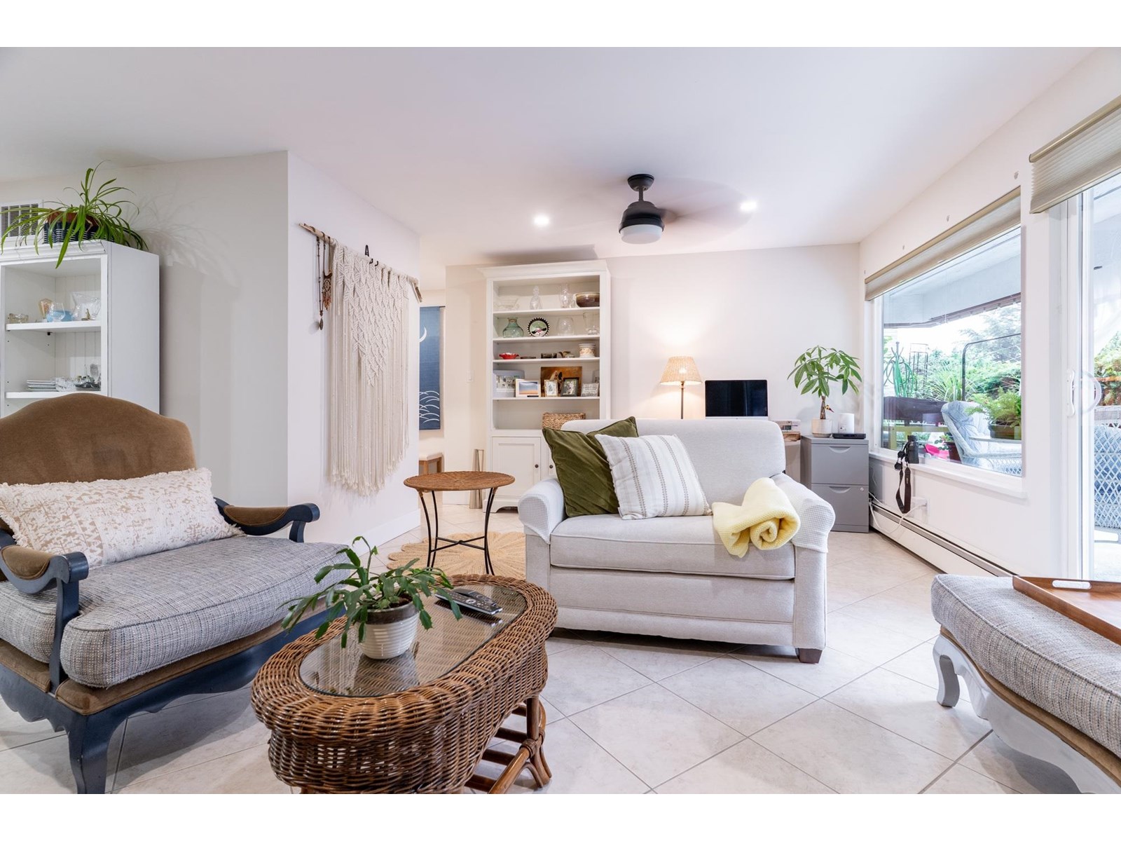 103 1351 MARTIN STREET, White Rock