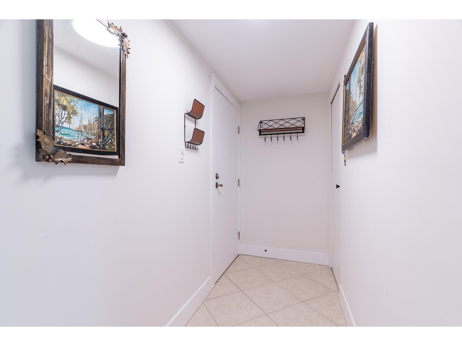 103 1351 MARTIN STREET, White Rock