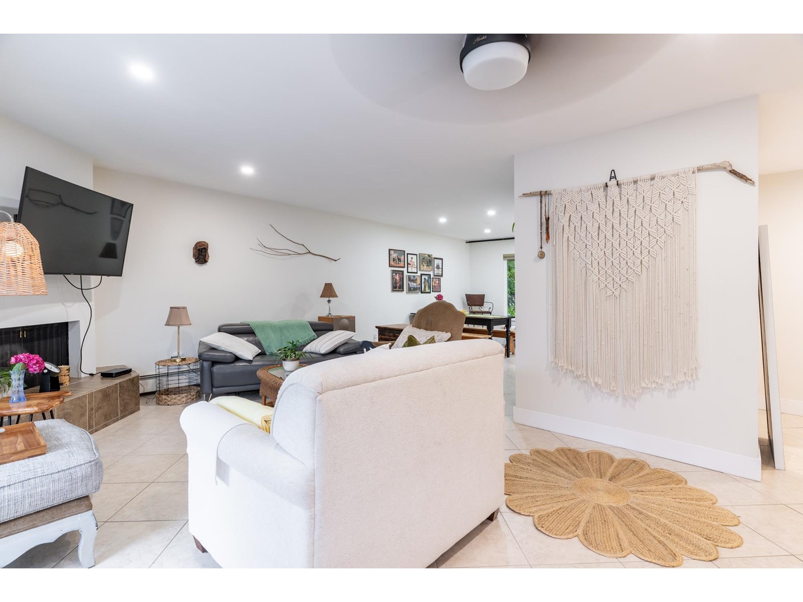 103 1351 MARTIN STREET, White Rock