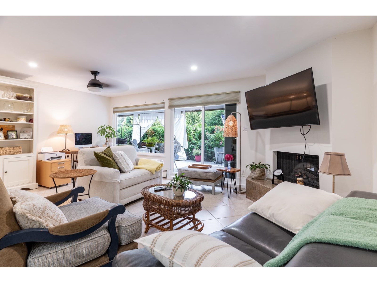 103 1351 MARTIN STREET, White Rock