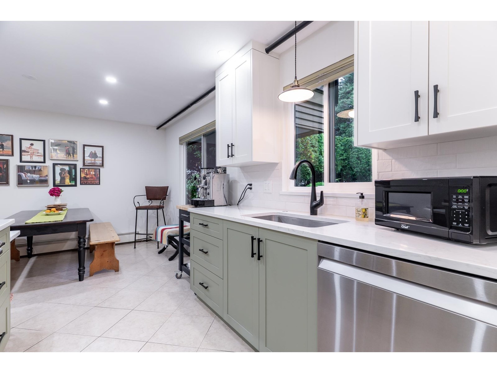 103 1351 MARTIN STREET, White Rock