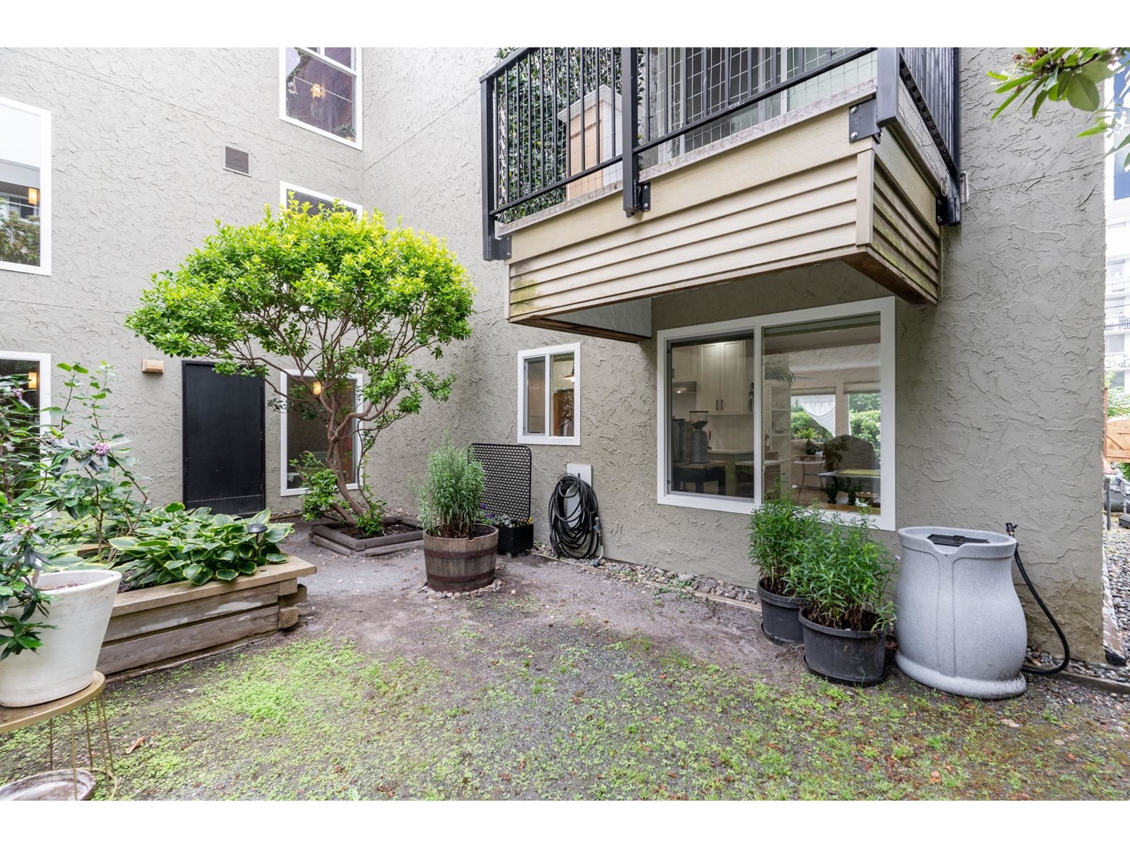 103 1351 MARTIN STREET, White Rock