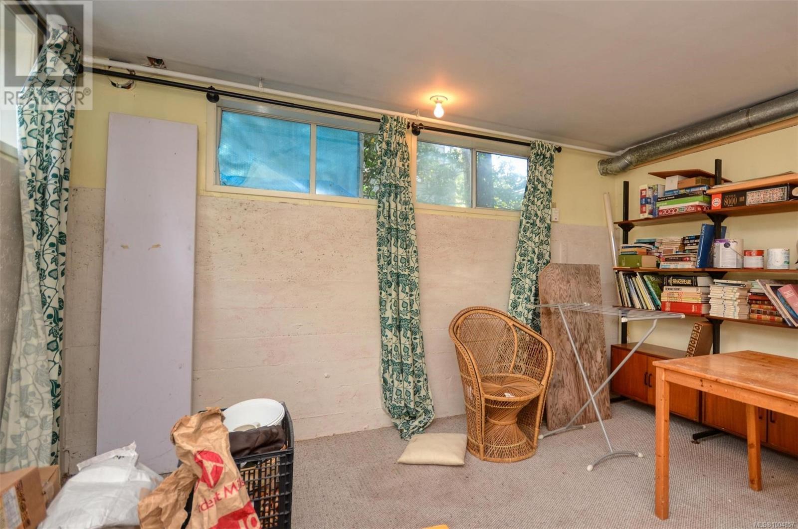 Photo 42 of 1512 Montgomery Ave, Victoria BC