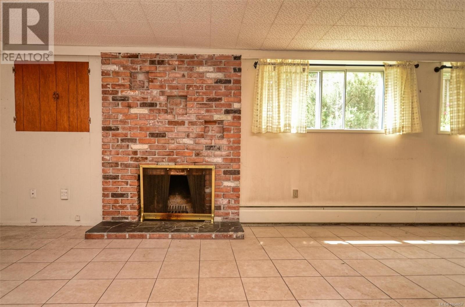 Photo 39 of 1512 Montgomery Ave, Victoria BC