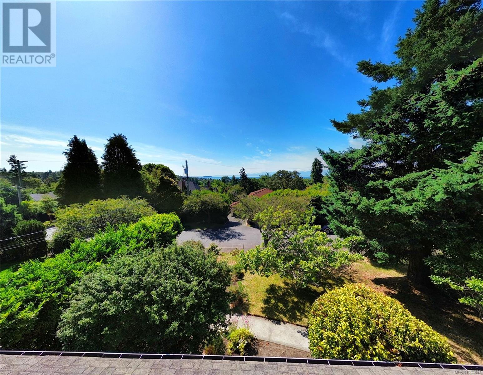 Photo 26 of 1512 Montgomery Ave, Victoria BC