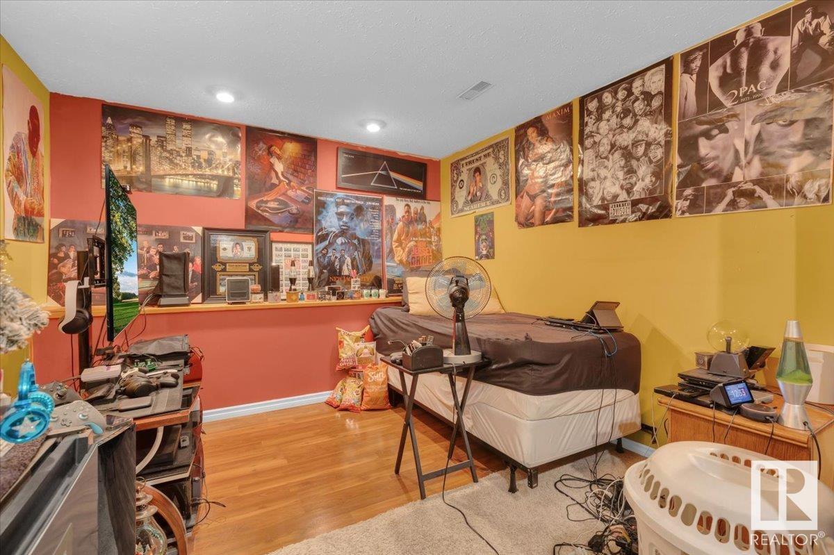 Photo 15 of 1 345 Kirkness Rd Nw, Edmonton AB