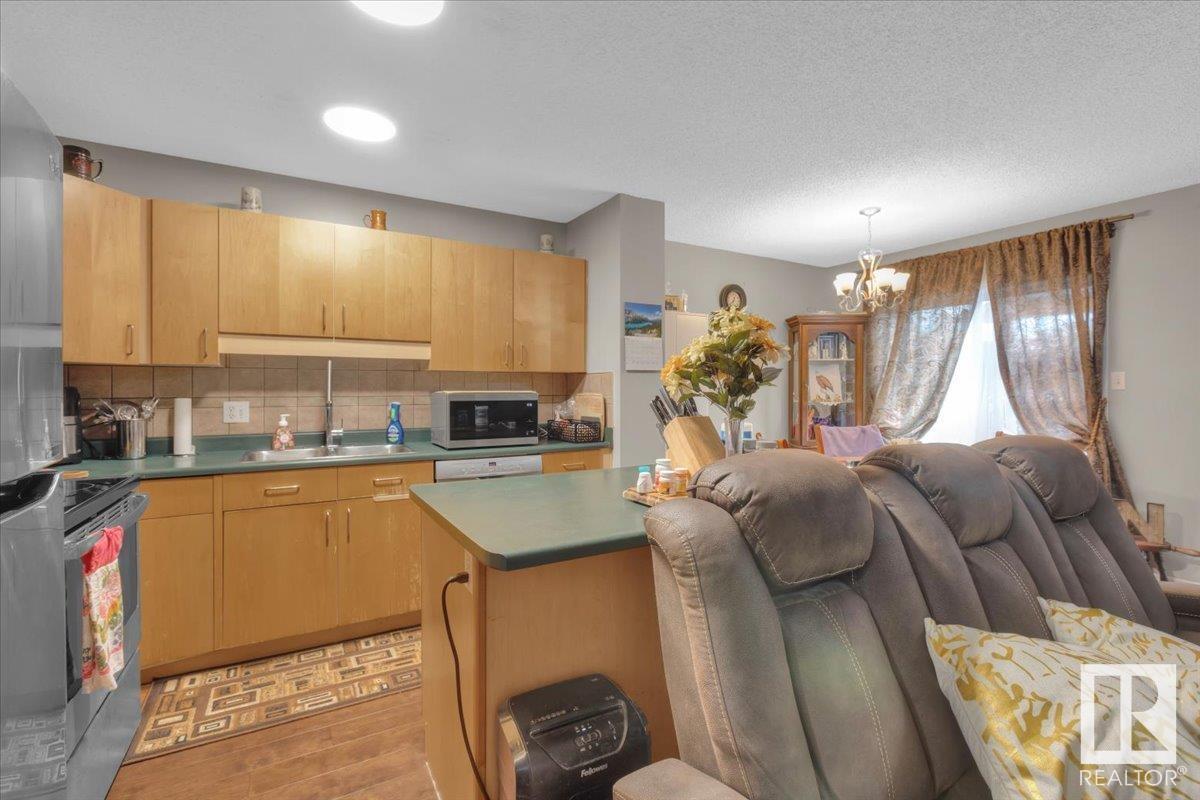 Photo 13 of 1 345 Kirkness Rd Nw, Edmonton AB