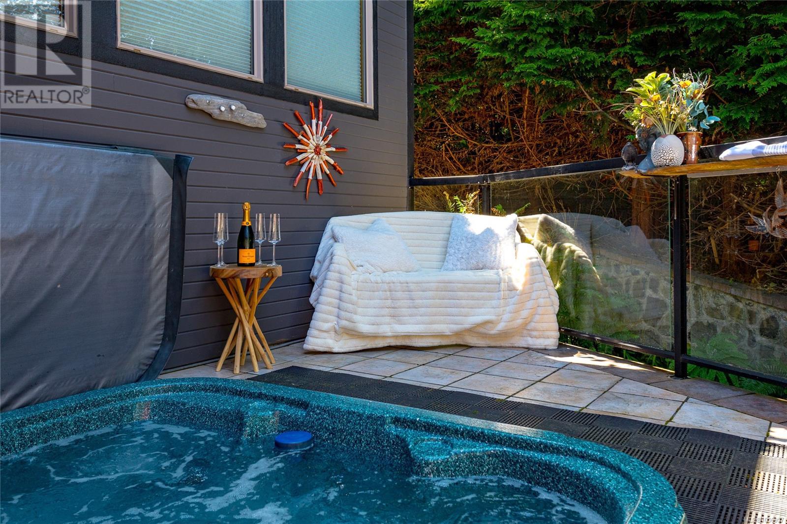 7100 Sea Cliff Rd, Sooke