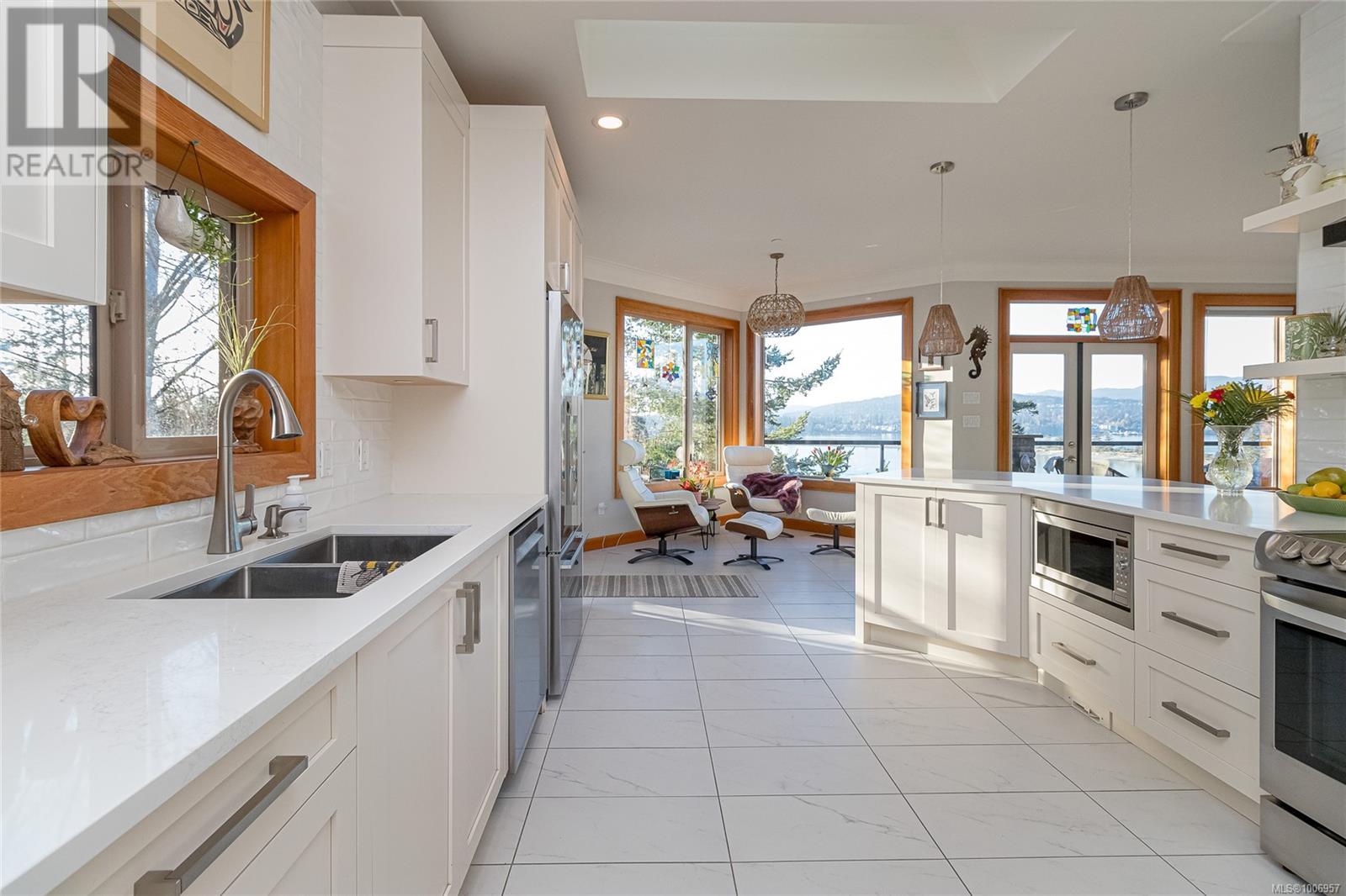 7100 Sea Cliff Rd, Sooke