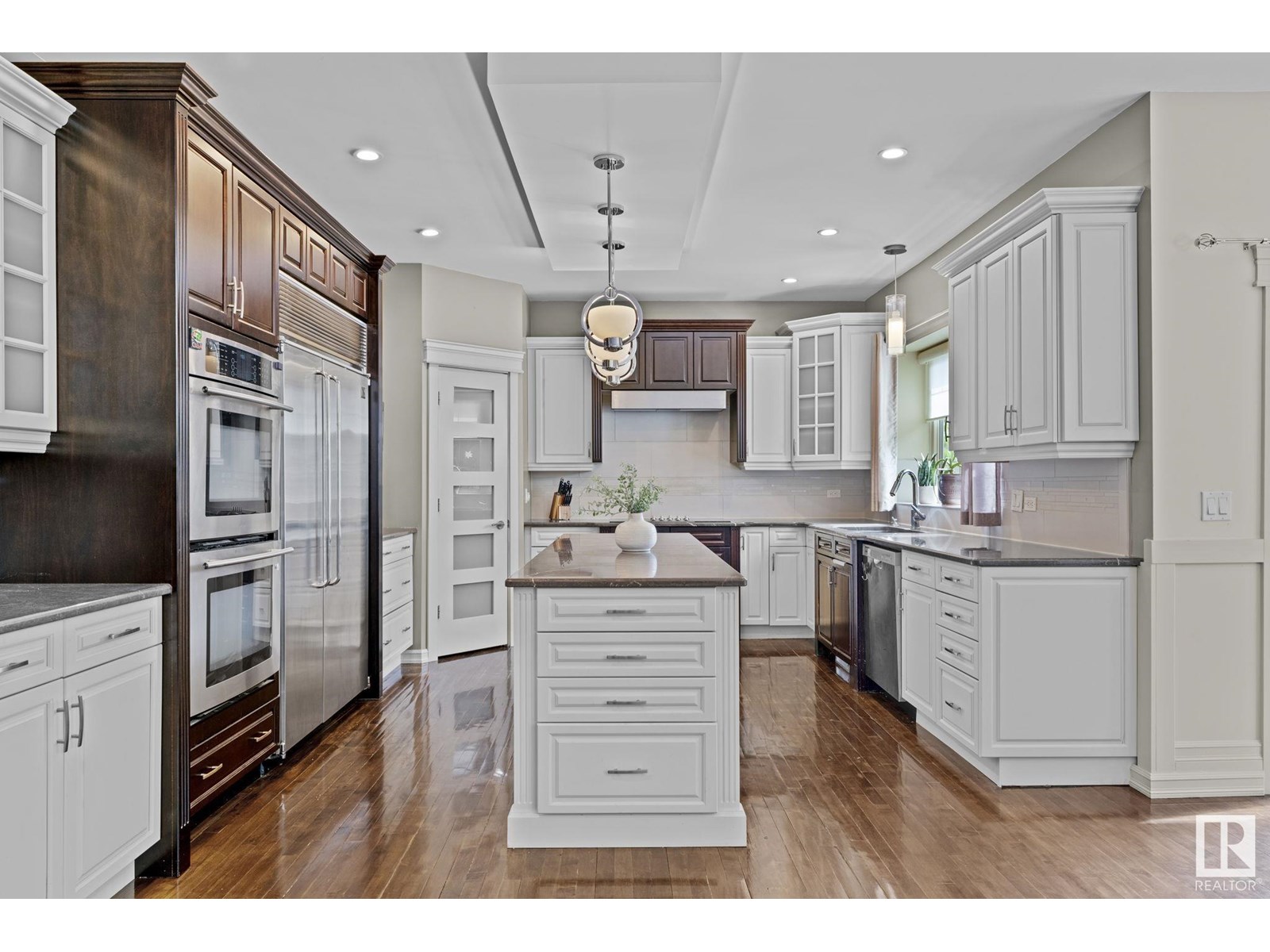 Photo 12 of 3090 Macneil Wy Nw, Edmonton AB